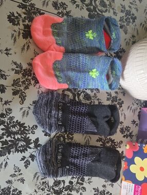 Bombas Low-Cut Sock Set in Neon Coral and Charcoal Heather